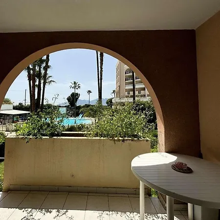 Apartment 2 Pieces Avec Terrasse Et Vue Piscine A La Bocca - Fr-1-609-112 Cannes