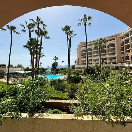 2 Pieces Avec Terrasse Et Vue Piscine A La Bocca - Fr-1-609-112 Cannes